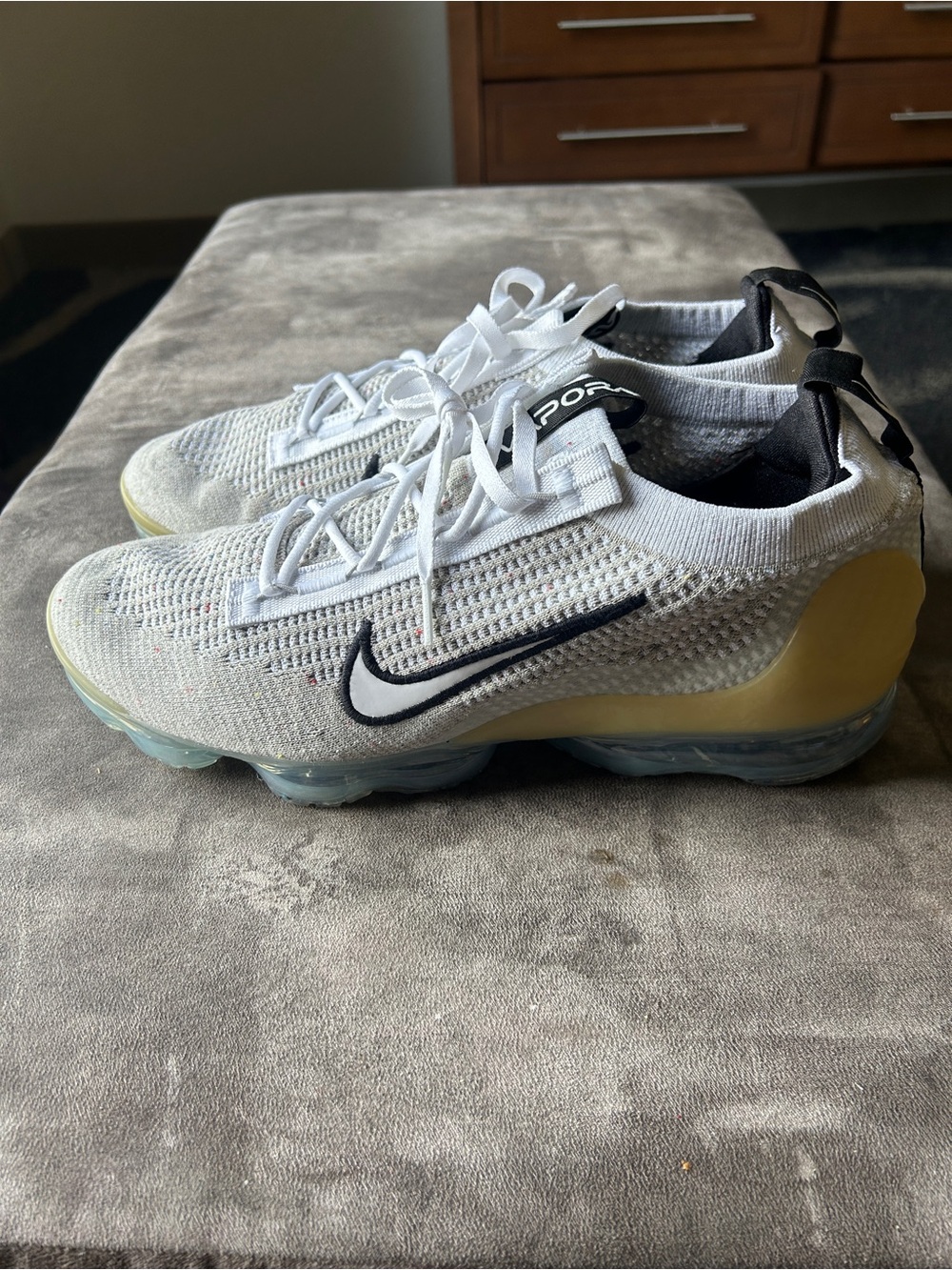 Nike Air Vapormax 2021 White Black Silver Mens 13 EUC - Picture 4 of 8
